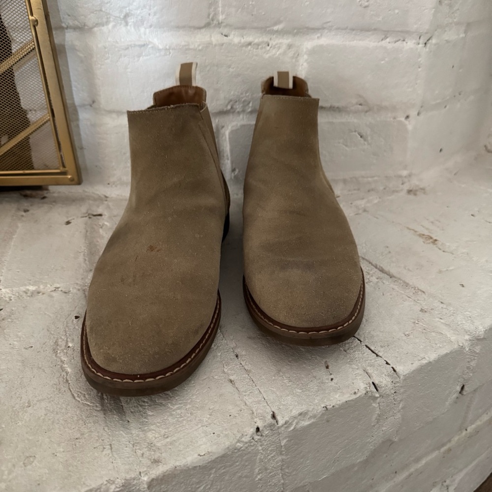 Steve Madden Tan Suede Chelsea Boots - Size 10M $45